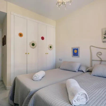 Fairytale Hacienda Del Sol 3 Bedroom *